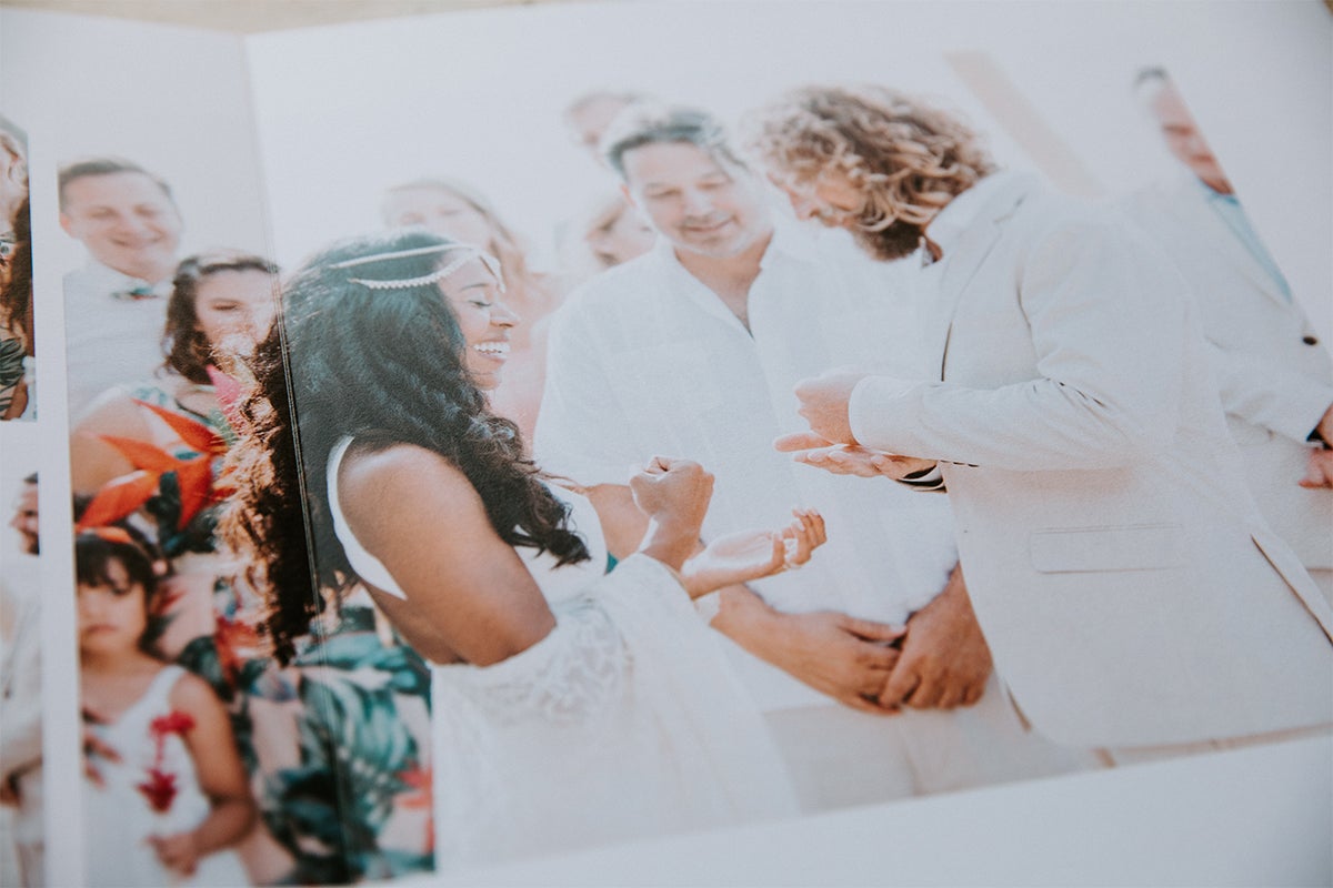 How to Create Your Picture-Perfect Wedding Album, Including Tips