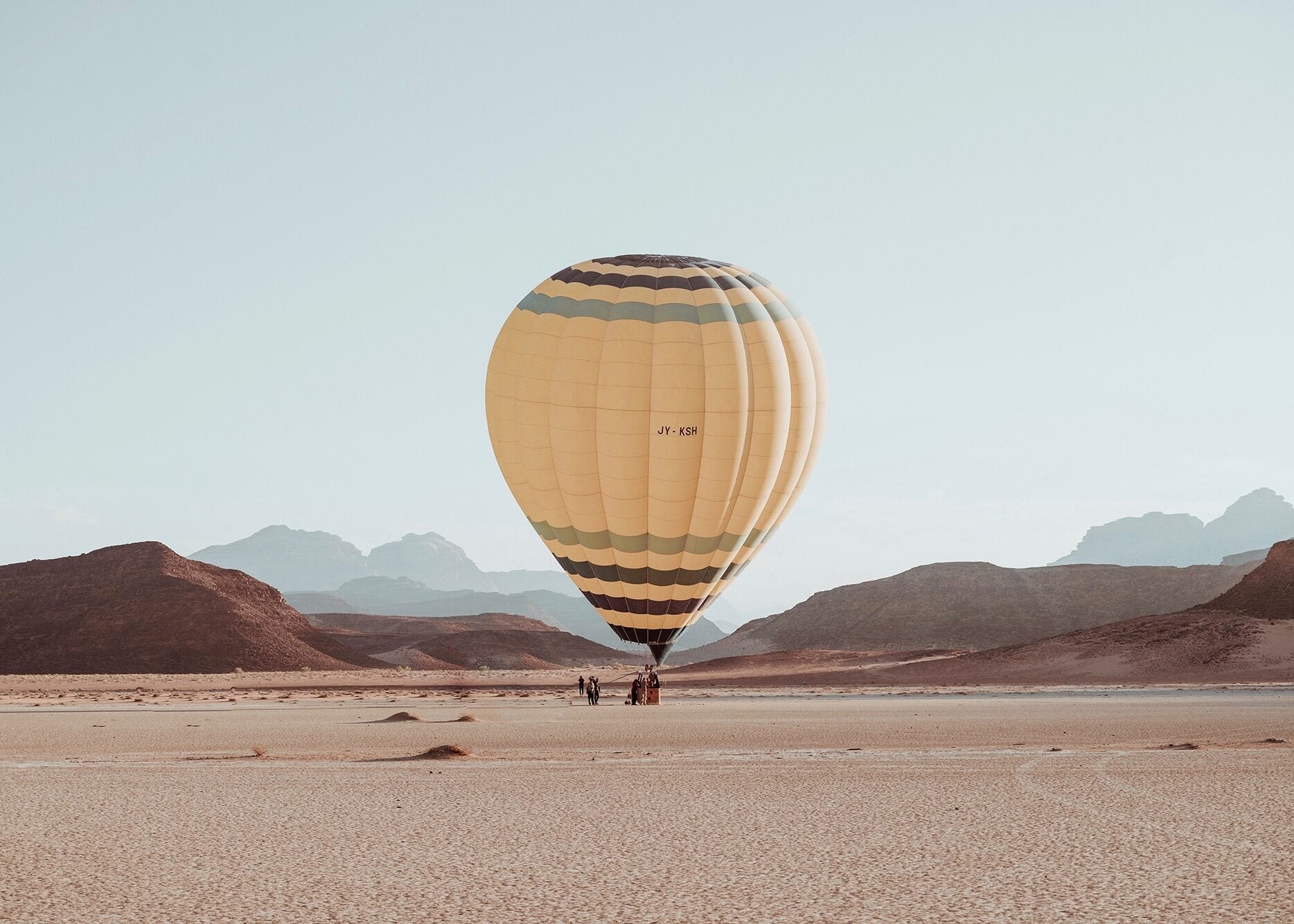 Emilie Ristevski photo of hot air balloon in the desert